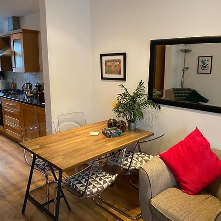 True Colours Apartment In Central Location Бангор Экстерьер фото