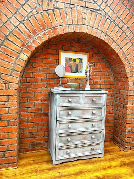 True Colours Apartment In Central Location Бангор Экстерьер фото