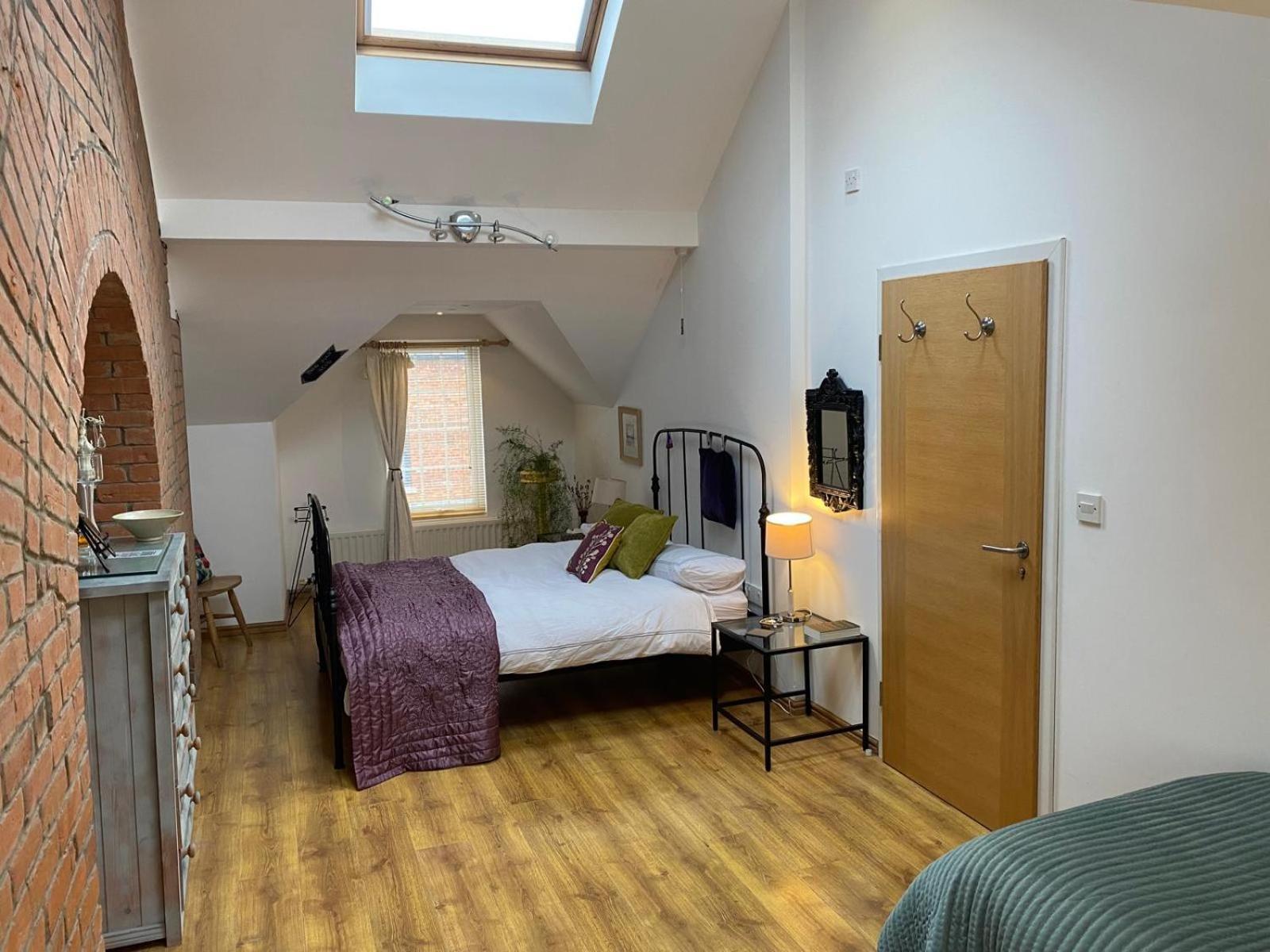 True Colours Apartment In Central Location Бангор Экстерьер фото